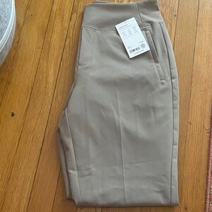 Athleta women’s Endless Pant Size 10 petite brand new never worn